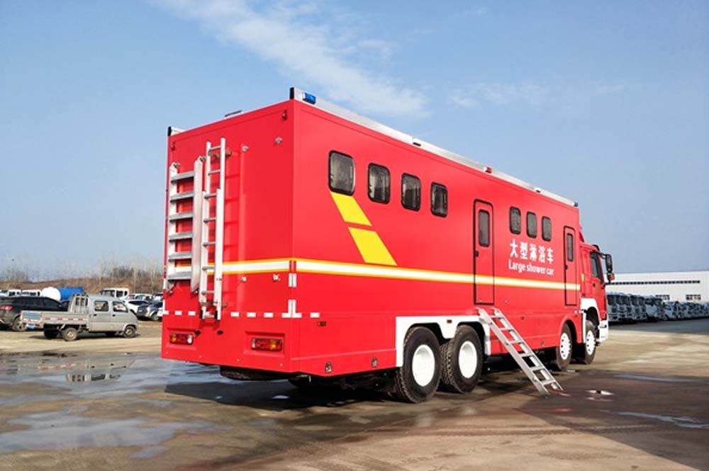 重汽豪沃后雙橋20人淋浴車圖片3